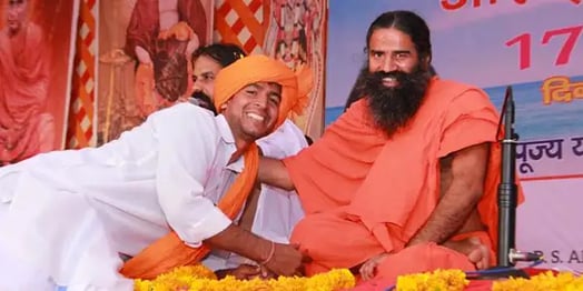 Patanjali’s guru announces their move to e-commerce, and the big e-tailers are lovin it