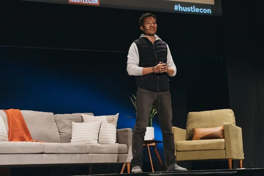justin kan hustle con
