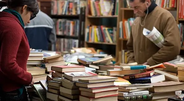 Indie shops are stealing a sliver of Amazon’s bookselling revenue